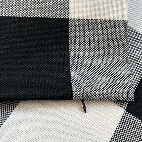 Baby plum 18” x 18” pillow covers set of 2 NEW! - Picture 3 of 4